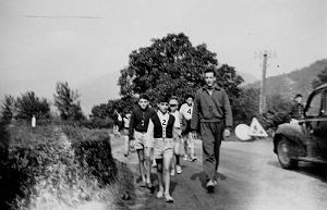 VILLE D ORAN CHATEAU DE LERIET 1955 UNE PETITE MARCHE